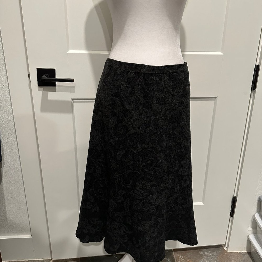Ann Taylor Black/Gray Paisley Bottom Ruffle Wool Blend Size 4